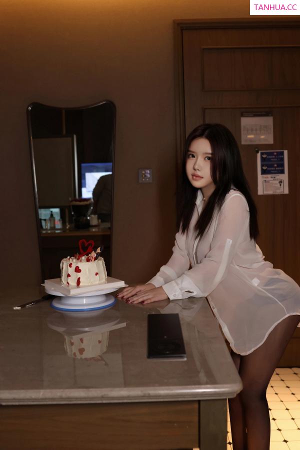   [XiuRen]高清写真图 2025.03.07 No.9983 小薯条nienie 美腿黑丝第65张图片